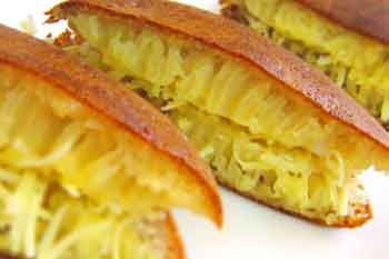 Kue Martabak Manis Isi Keju