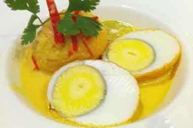 Telur Kuah Bumbu Kuning Kunyit