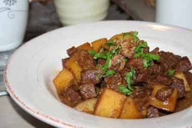 Semur Daging Kentang Manis