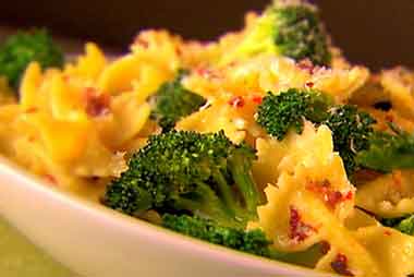 Farfalle Brokoli Saus  Keju