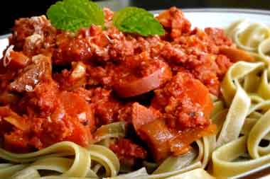 Fettucini Saus Tomat Kacang Merah