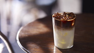 Starbucks: Iced Caramel Macchiato